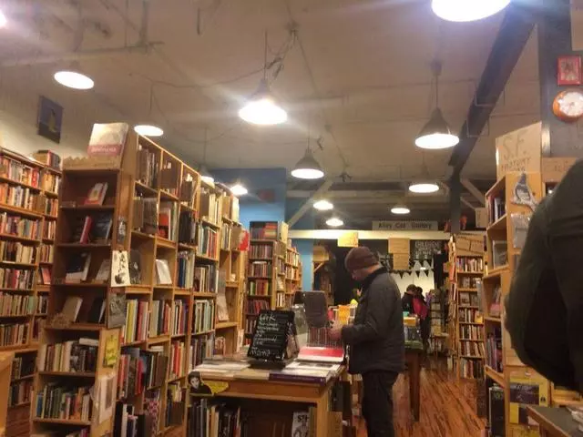 Alley Cat Books
