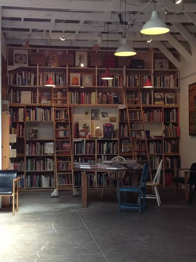 Alley Cat Books