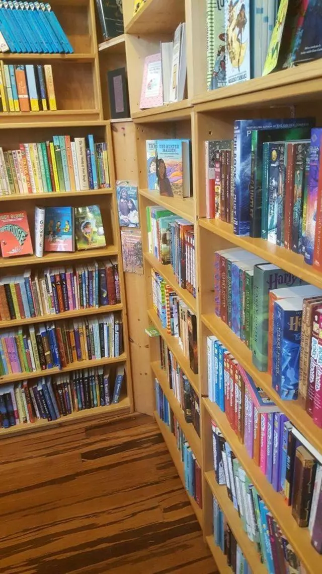 Alley Cat Books