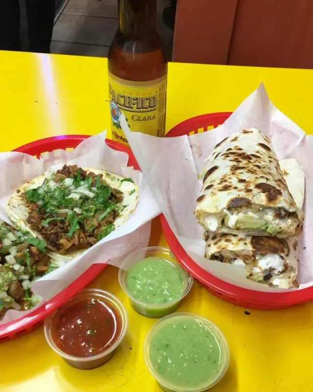 El Farolito