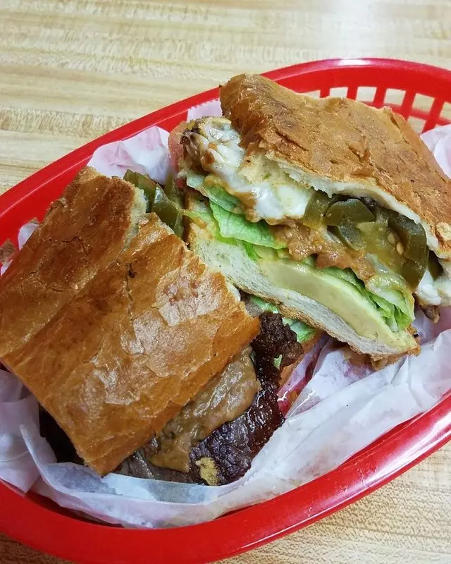 El Farolito