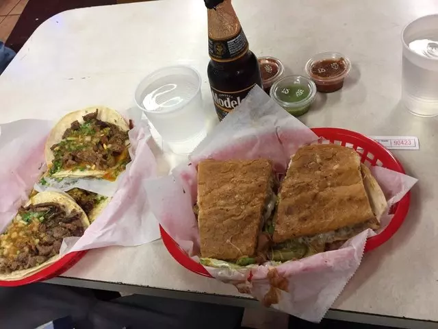 El Farolito