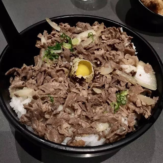Sakesan Bistro