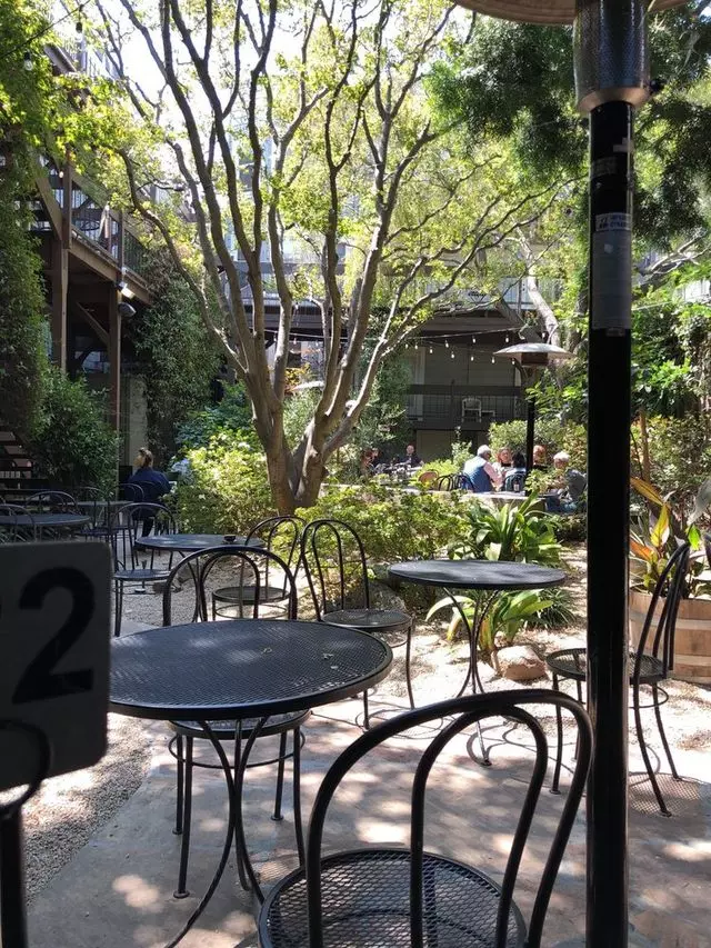 Arlequin Cafe & Food To Go