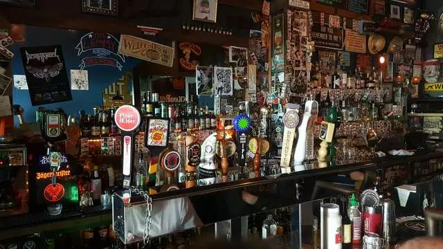Bender’s Bar and Grill