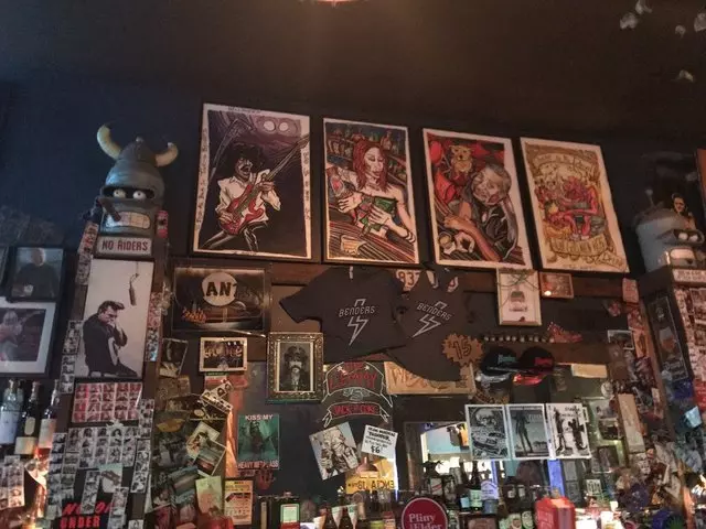 Bender’s Bar and Grill