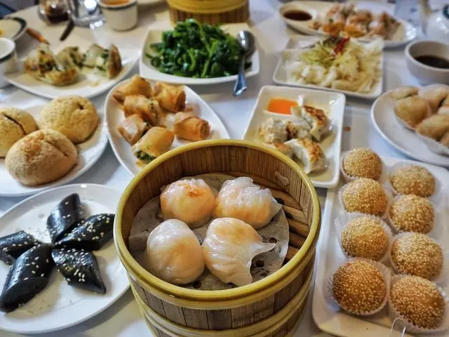 Hong Kong Lounge II