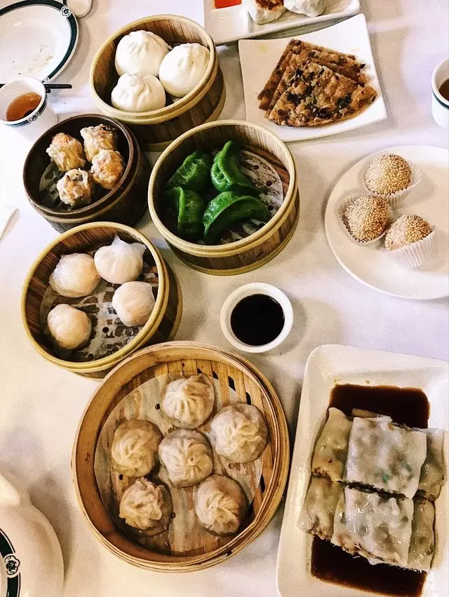 Hong Kong Lounge II