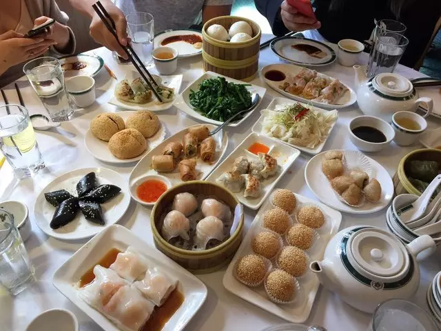 Hong Kong Lounge II