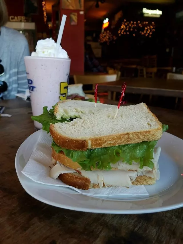 901 Columbus Cafe