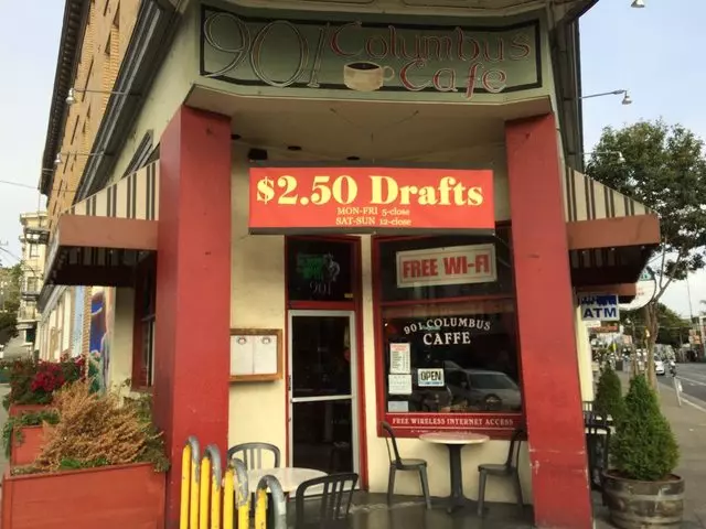 901 Columbus Cafe