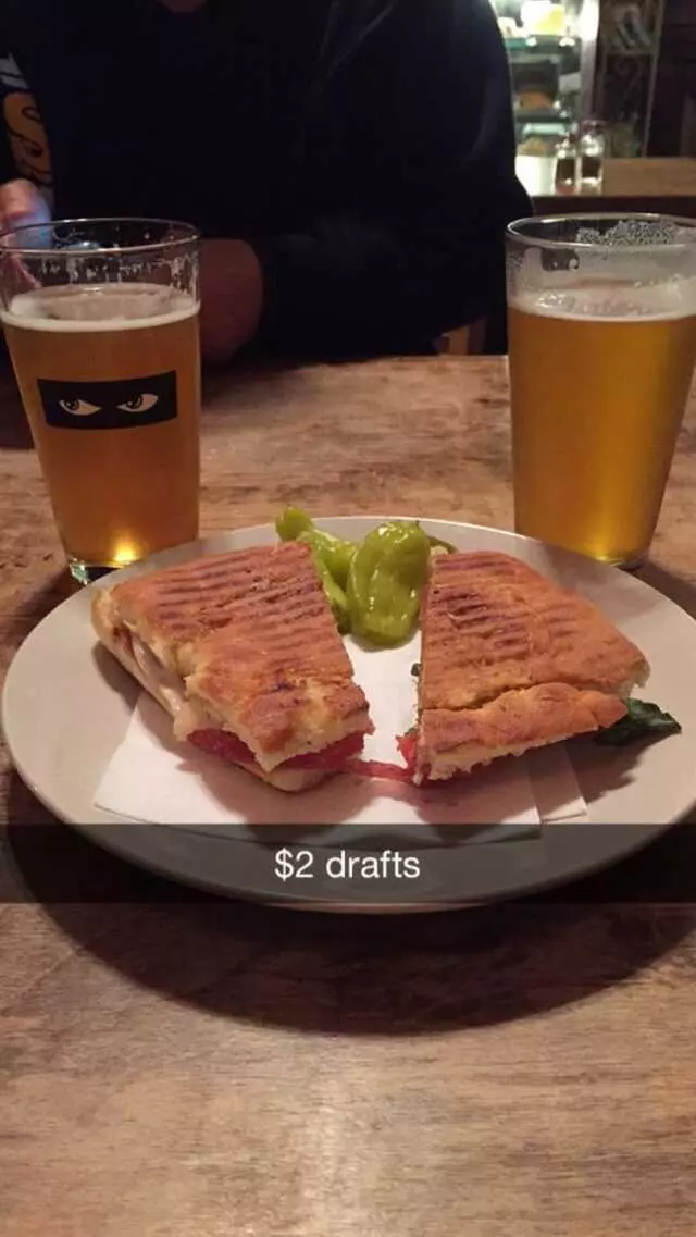 901 Columbus Cafe