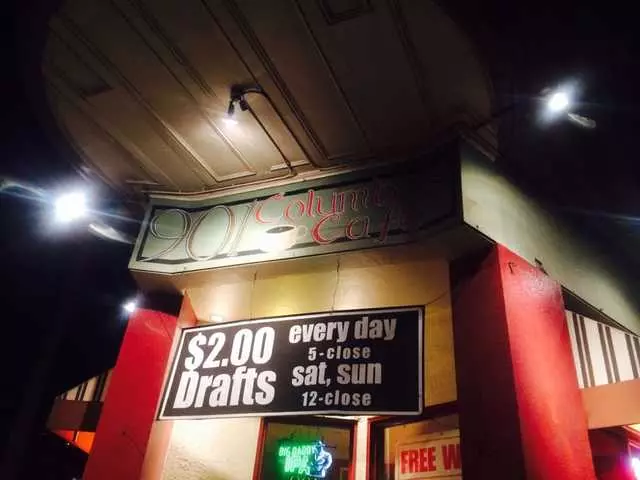 901 Columbus Cafe
