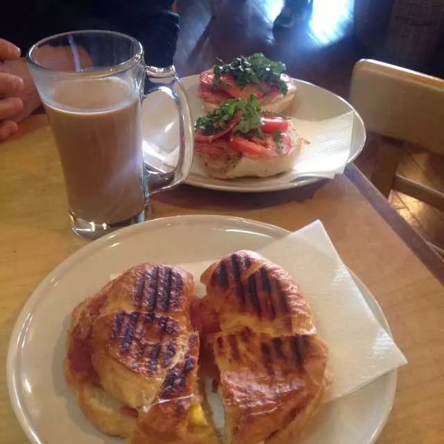 901 Columbus Cafe
