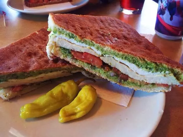 901 Columbus Cafe