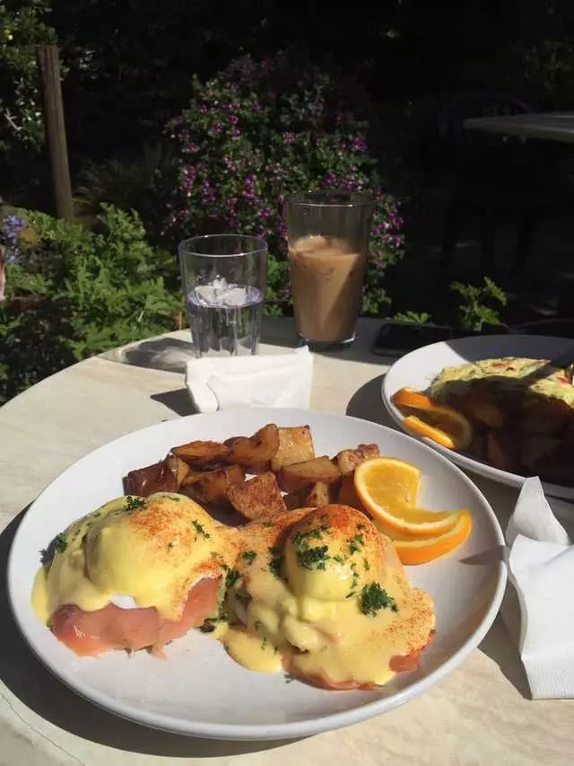 Cafe Reverie