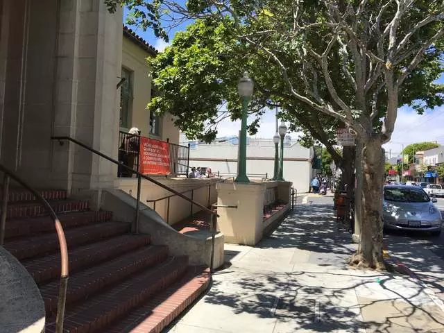 Bernal Heights Branch Library