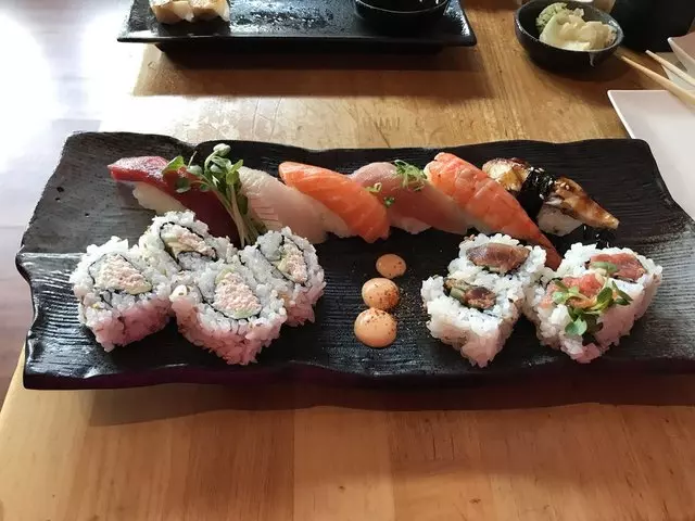 Ginza Sushi & Sake