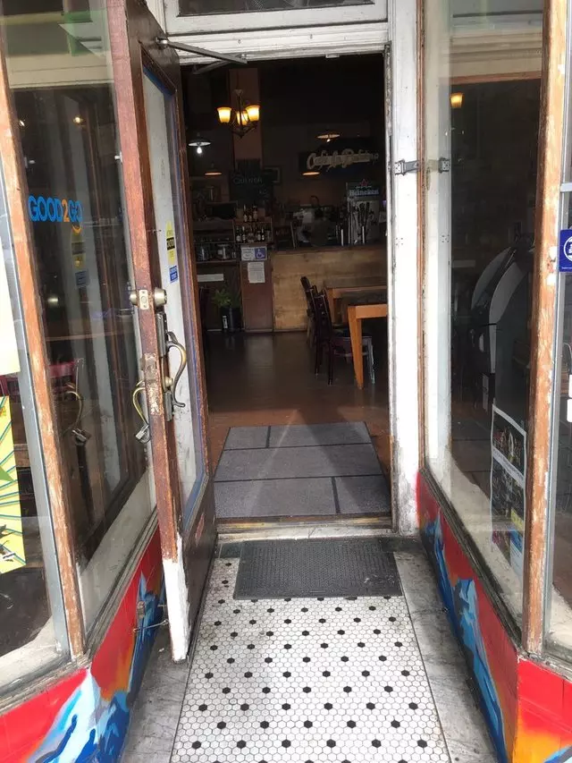 Cafe La Boheme