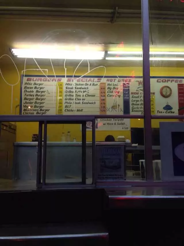 Whiz Burgers Drive-In
