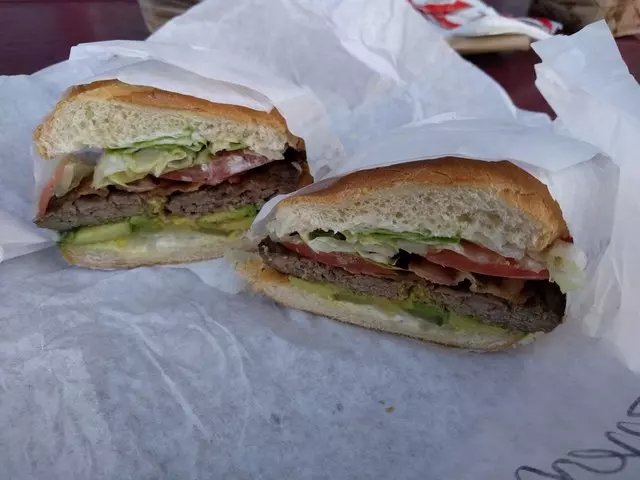Whiz Burgers Drive-In
