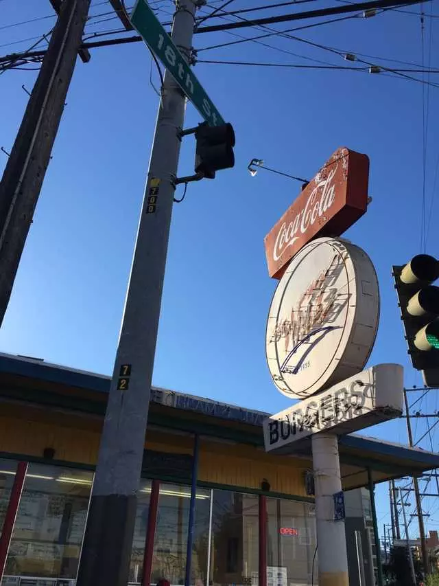Whiz Burgers Drive-In