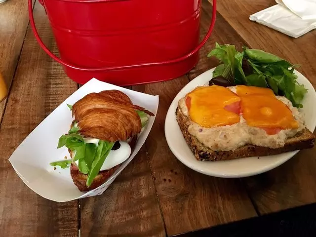 farm : table