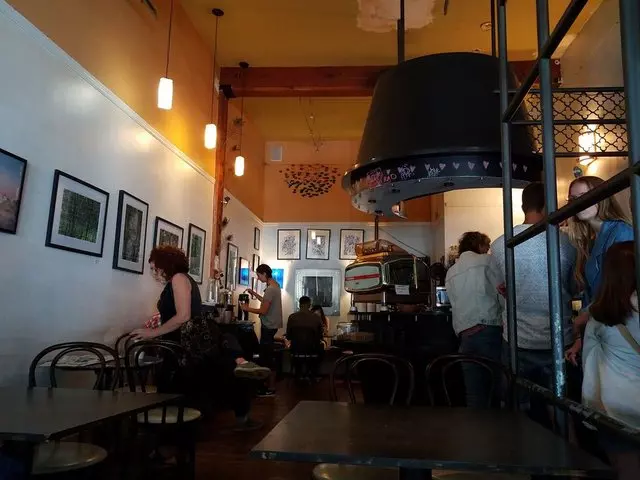 Cafe La Vie
