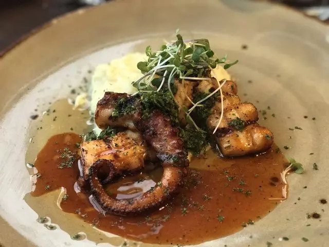 Limón Rotisserie