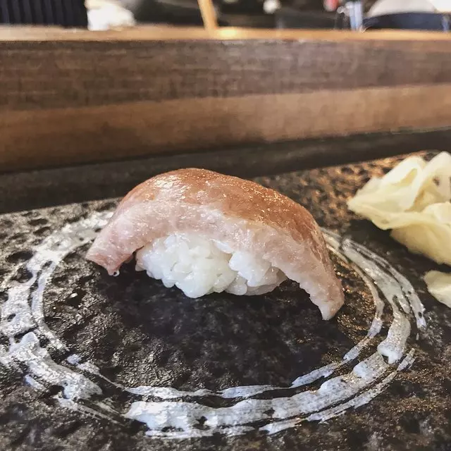 Sushi Hon