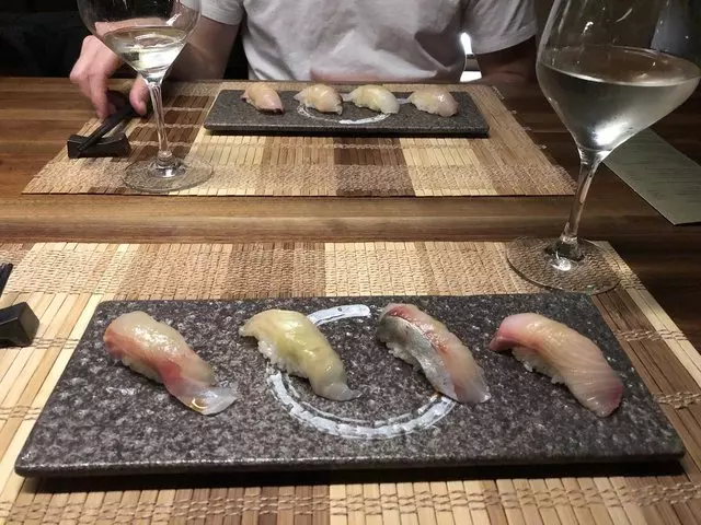 Sushi Hon