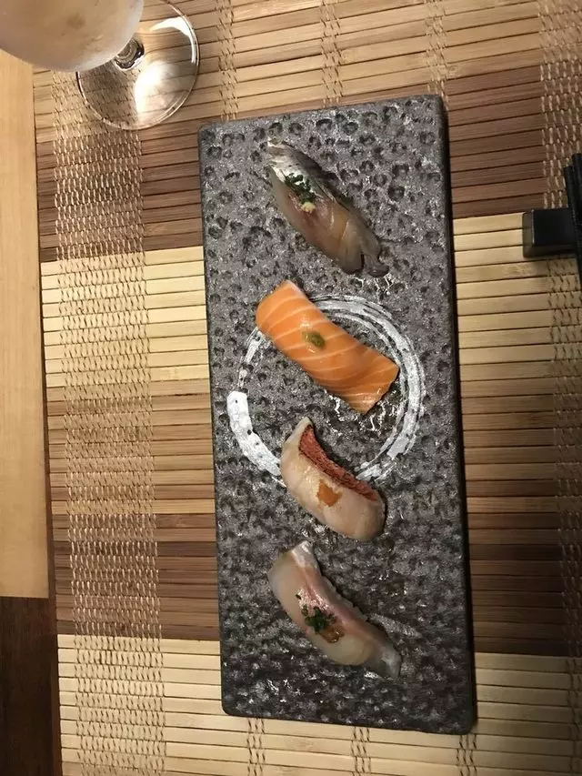 Sushi Hon