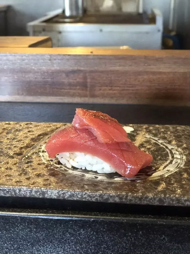 Sushi Hon