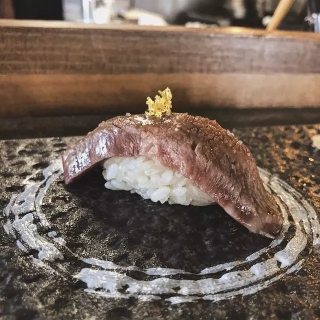 Sushi Hon