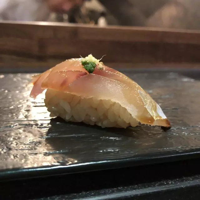 Sushi Hon