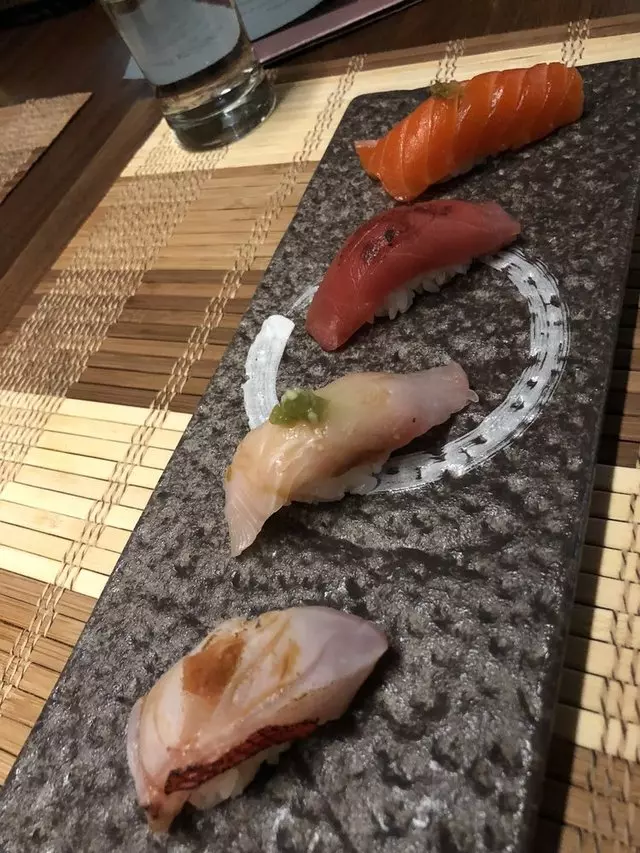 Sushi Hon