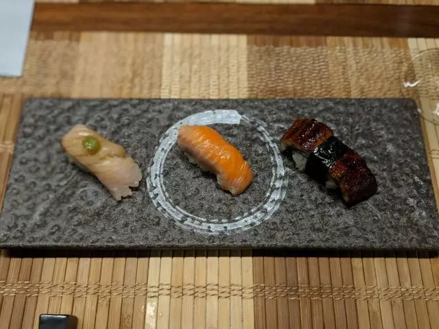Sushi Hon