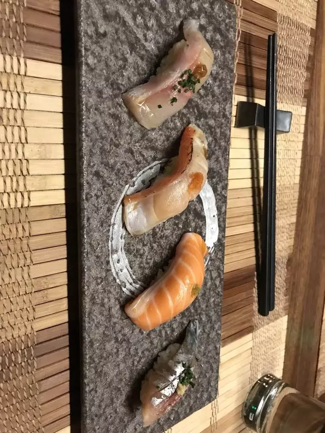 Sushi Hon