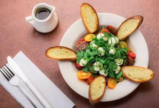 Amici’s East Coast Pizzeria