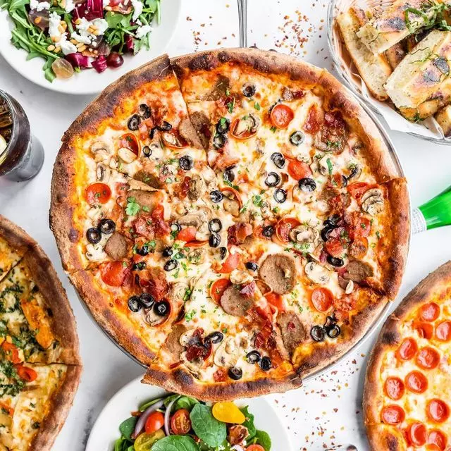 Amici’s East Coast Pizzeria