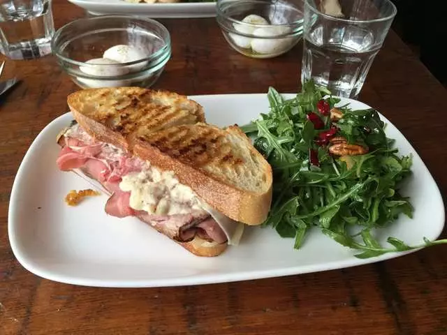 Darwin Cafe