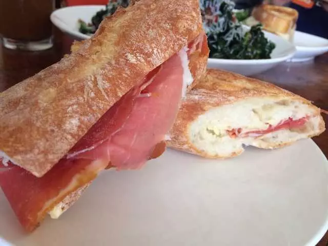 Darwin Cafe