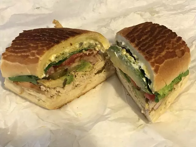 Deli 23