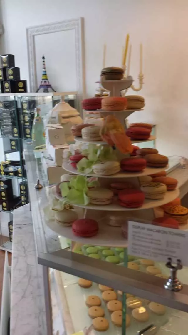 Chantal Guillon Macarons