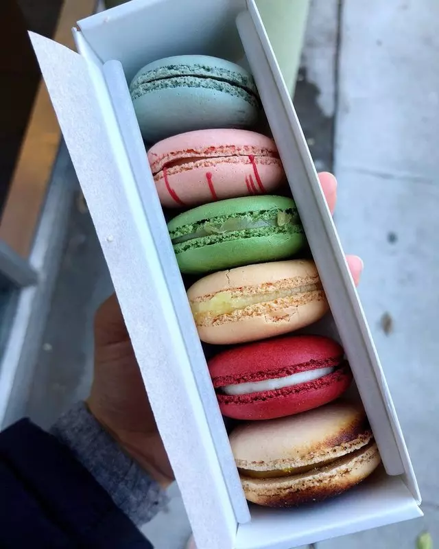 Chantal Guillon Macarons