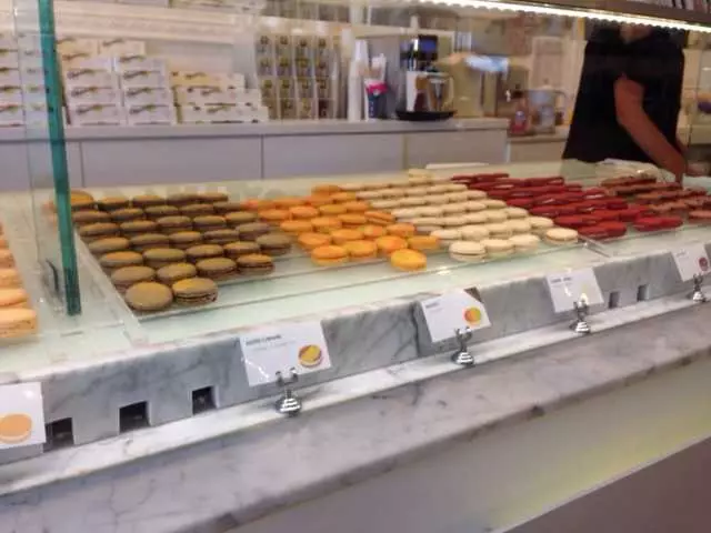 Chantal Guillon Macarons