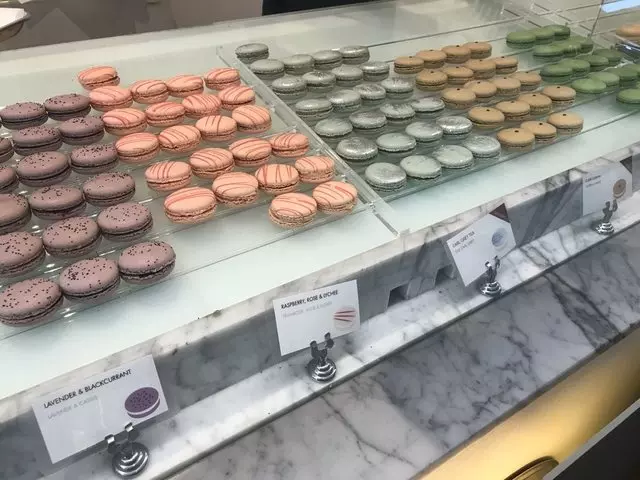Chantal Guillon Macarons