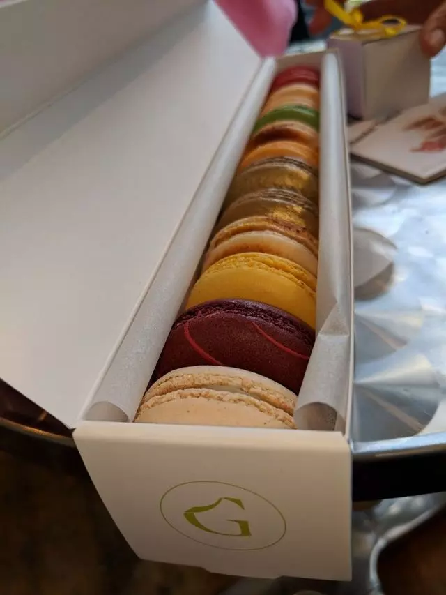 Chantal Guillon Macarons