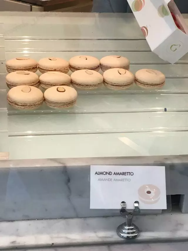 Chantal Guillon Macarons