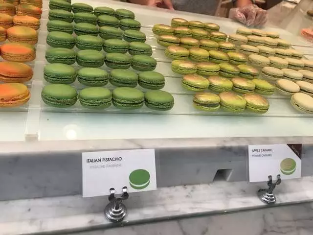Chantal Guillon Macarons